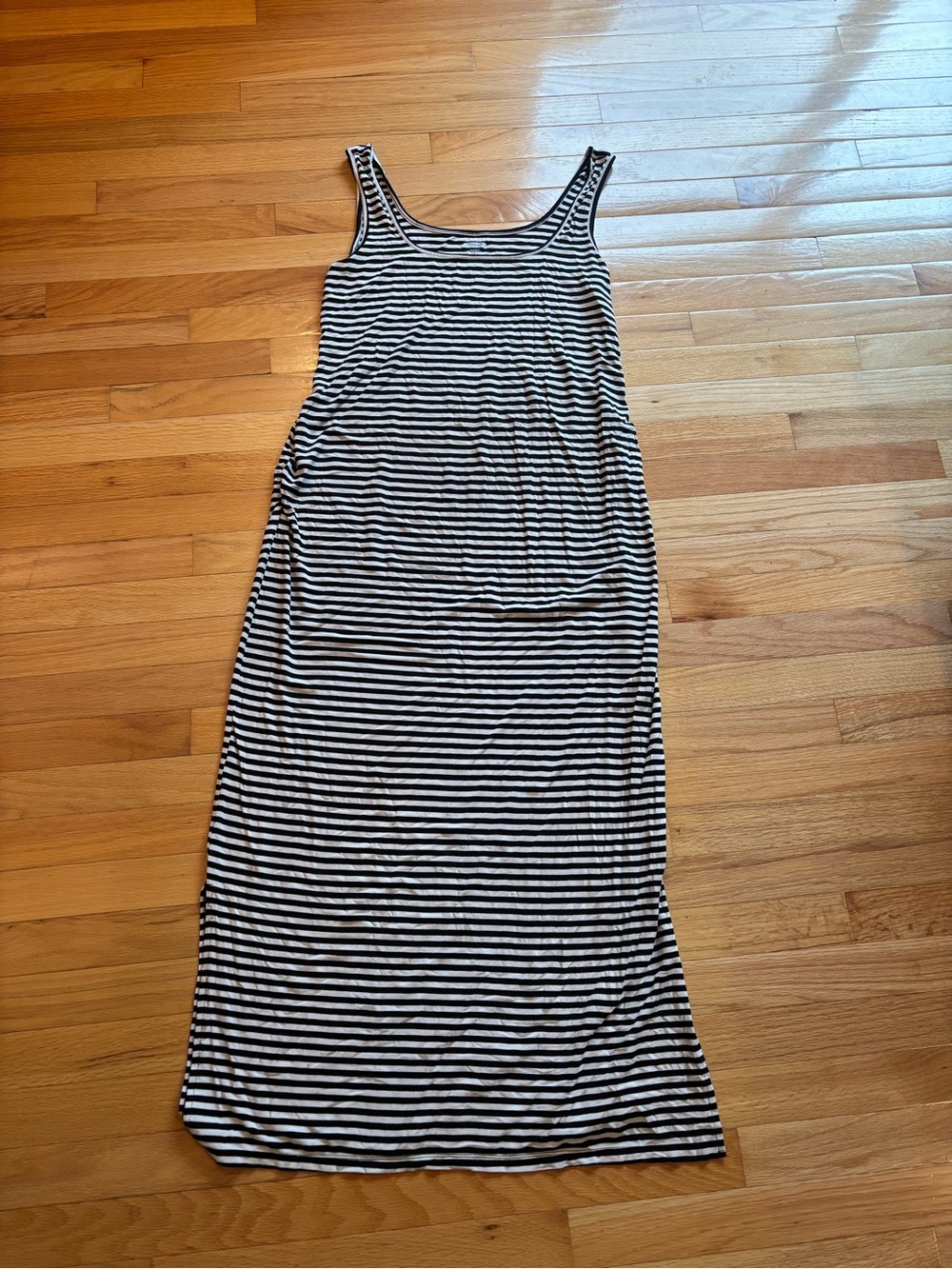 Maternity Lot - capsule wardrobe sizes medium to large. - Picture 11 of 16